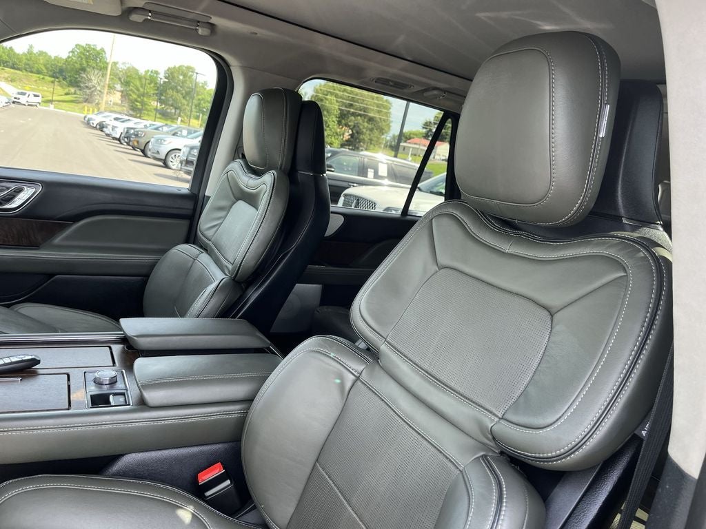 2022 Lincoln Navigator L Black Label
