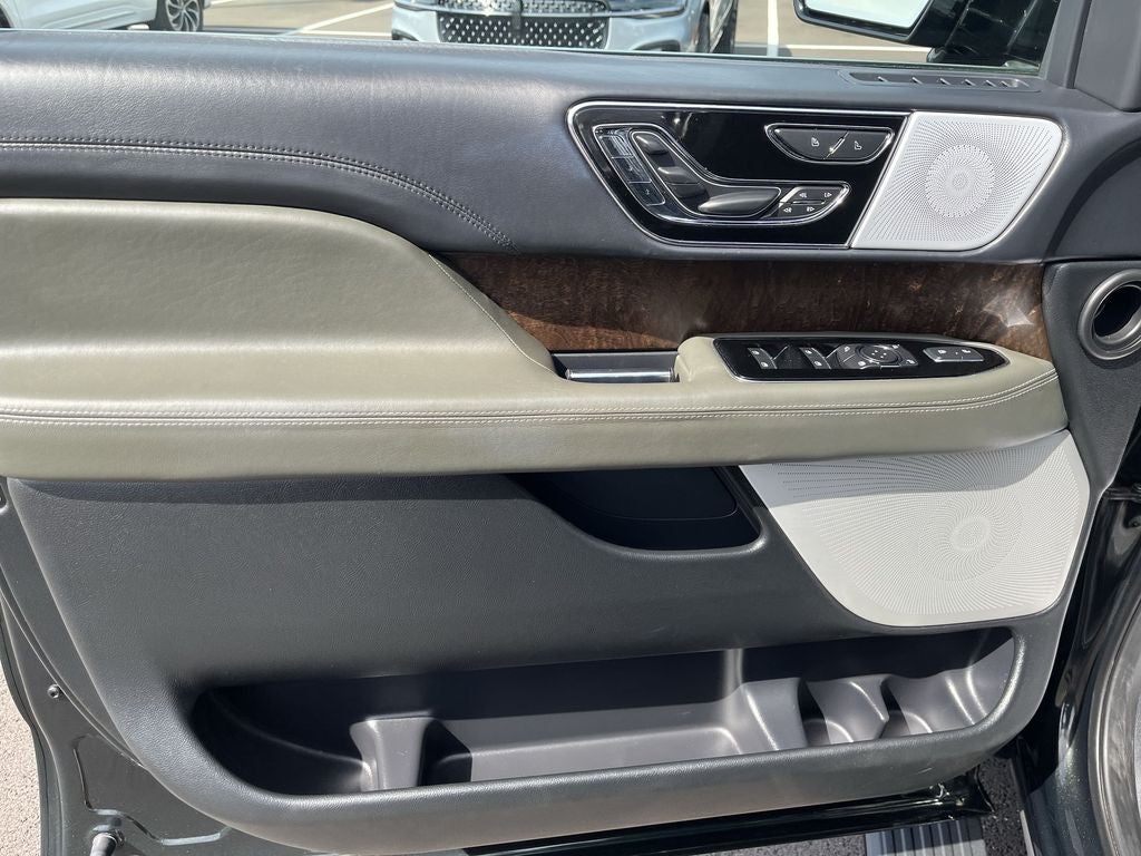 2022 Lincoln Navigator L Black Label