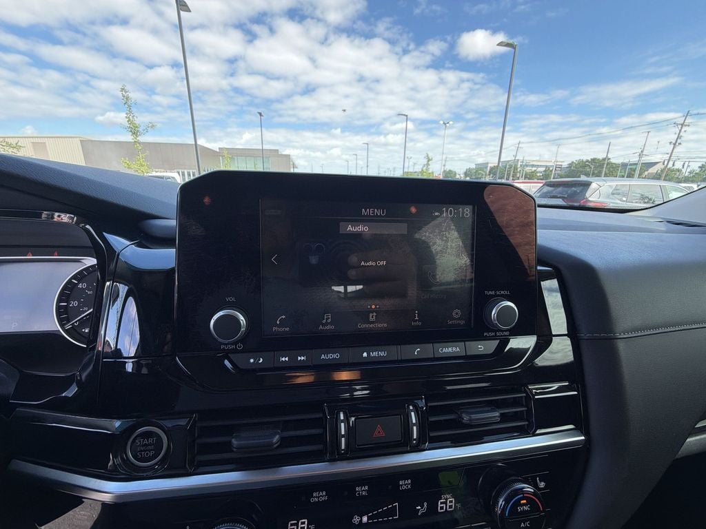 2022 Nissan Pathfinder SV