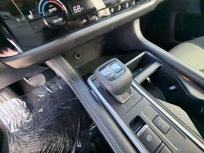2022 Nissan Pathfinder SV