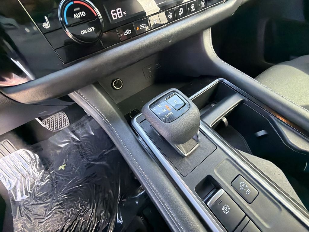 2022 Nissan Pathfinder SV