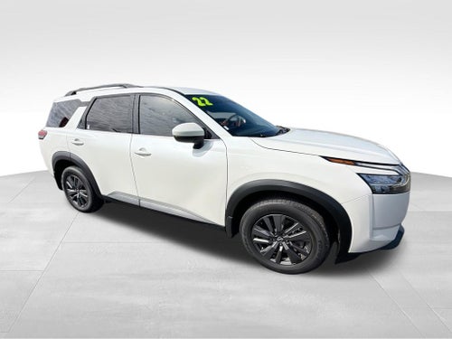 2022 Nissan Pathfinder SV