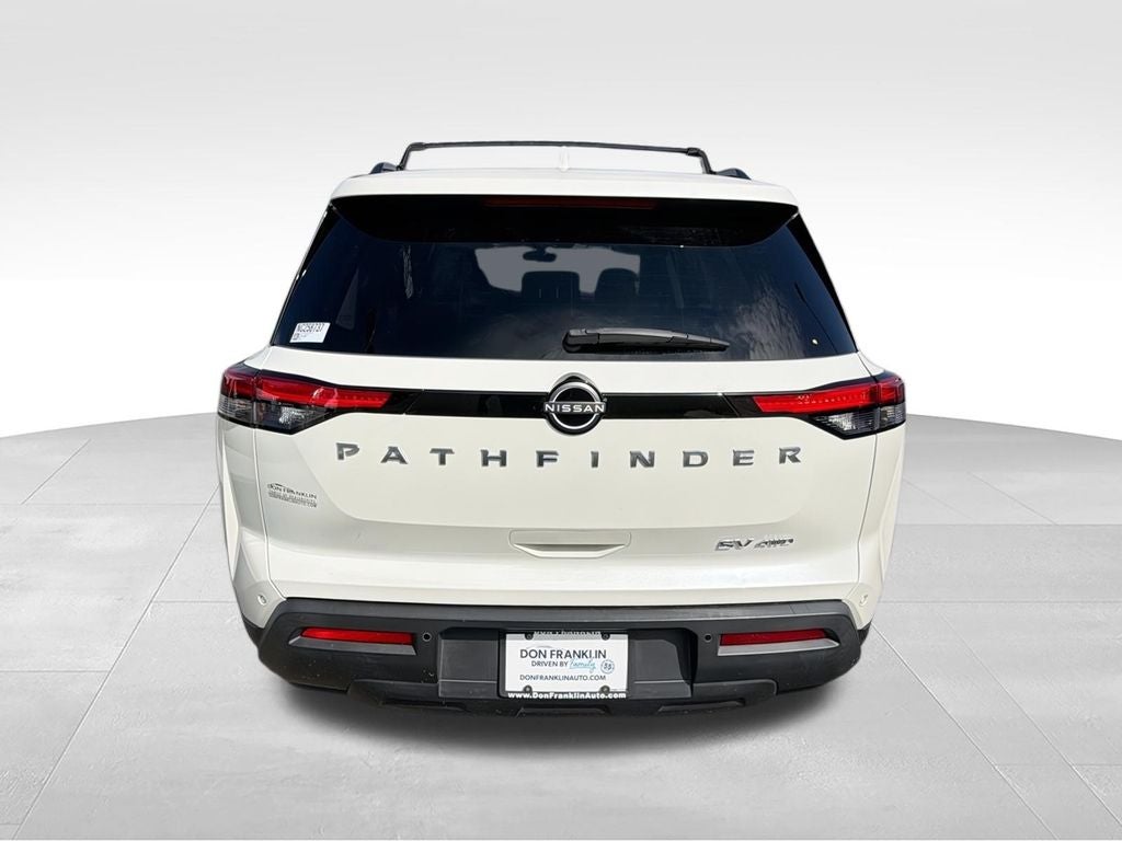 2022 Nissan Pathfinder SV