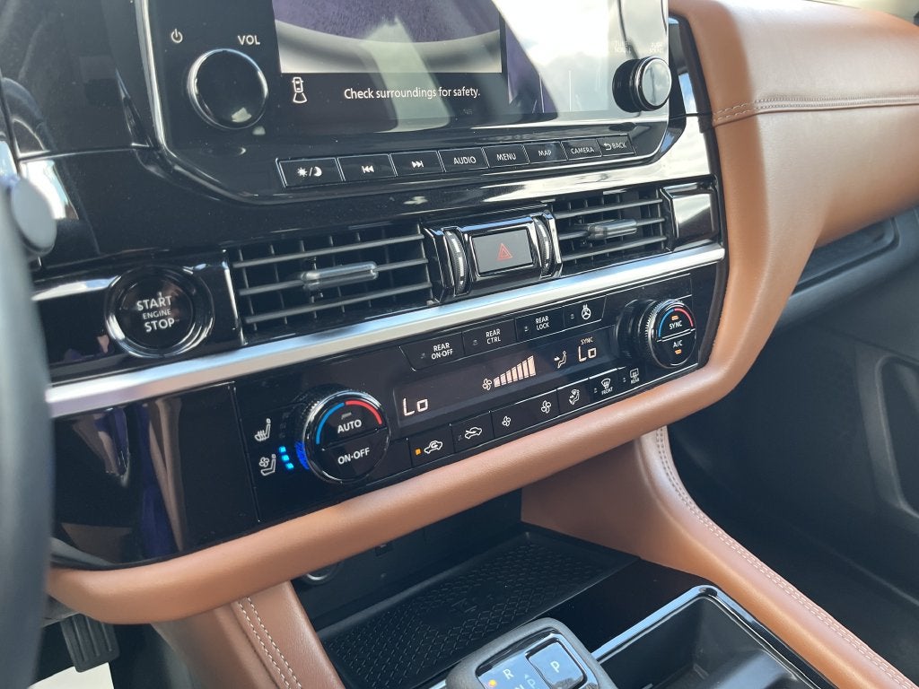 2025 Nissan Pathfinder Platinum