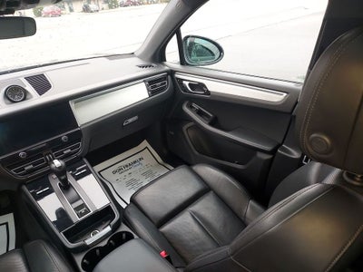 2022 Porsche Macan Base
