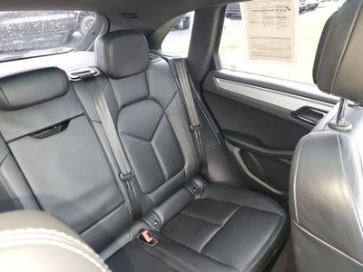 2022 Porsche Macan Base
