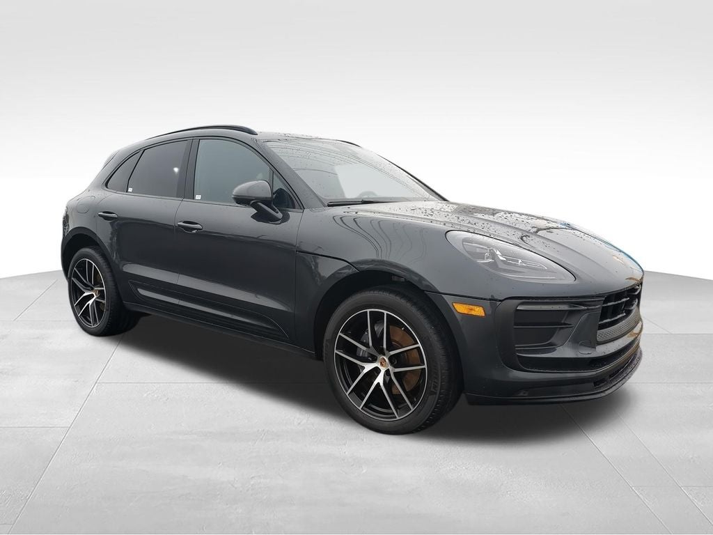 2022 Porsche Macan Base