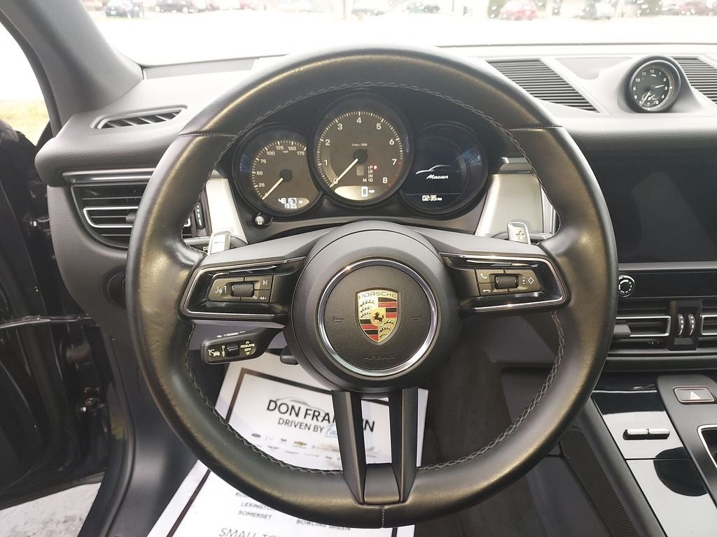 2022 Porsche Macan Base