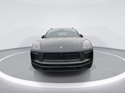 2022 Porsche Macan Base