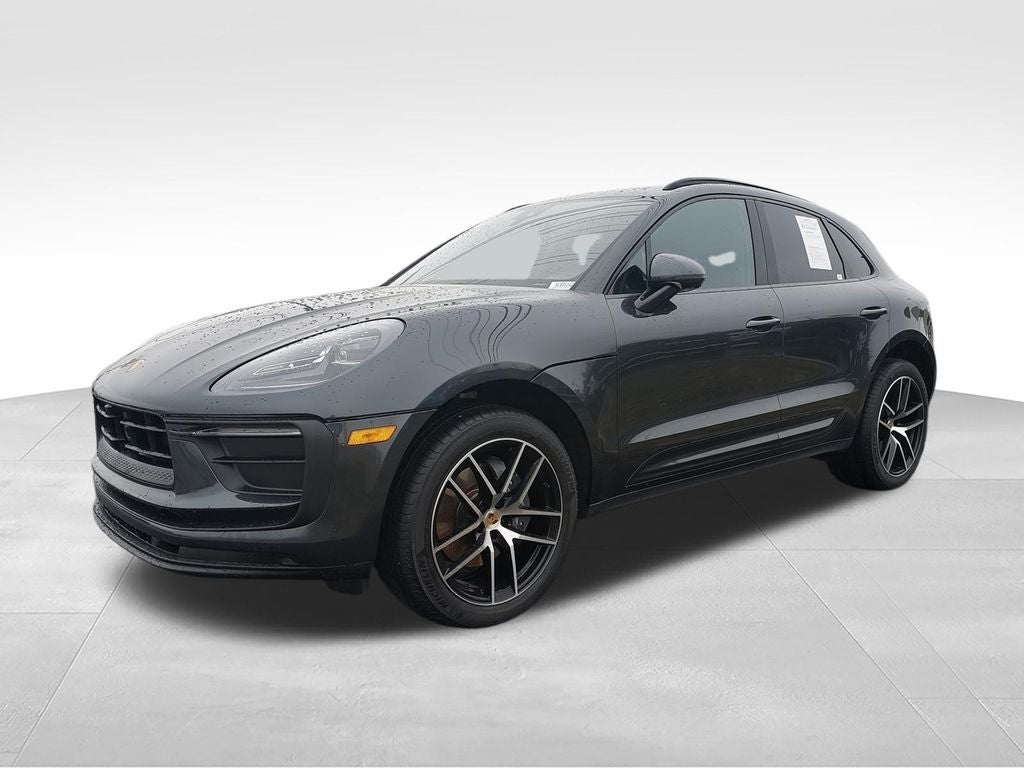 2022 Porsche Macan Base