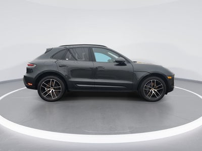 2022 Porsche Macan Base