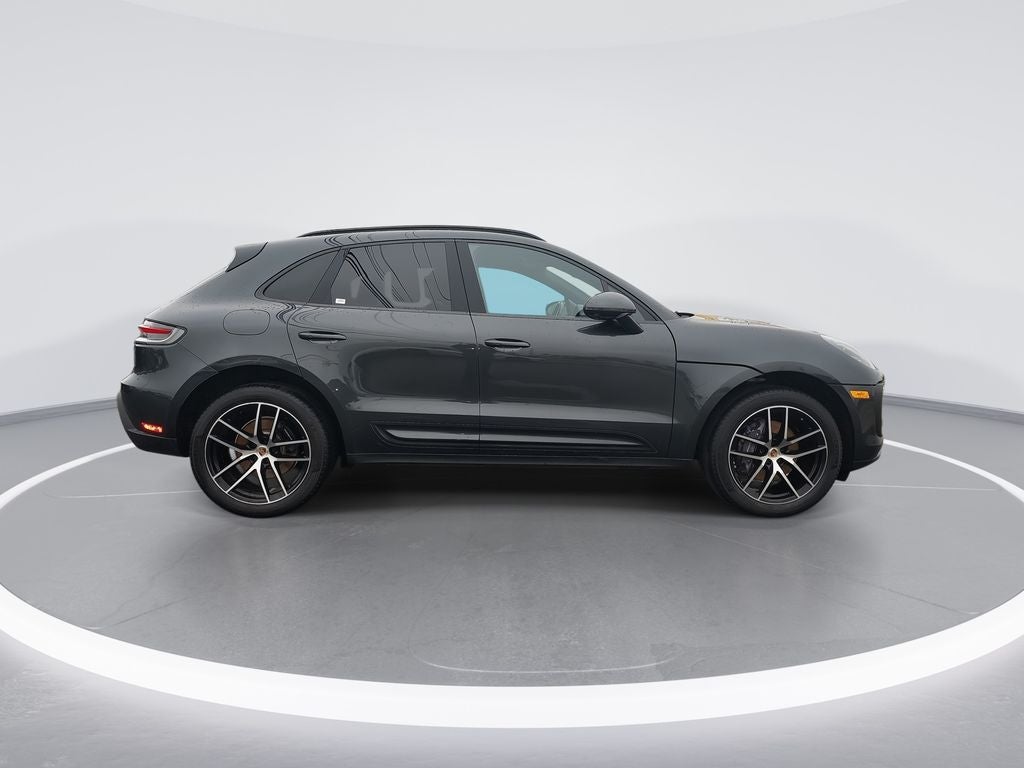2022 Porsche Macan Base