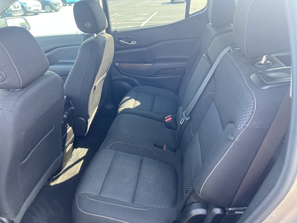 2022 GMC Acadia SLE