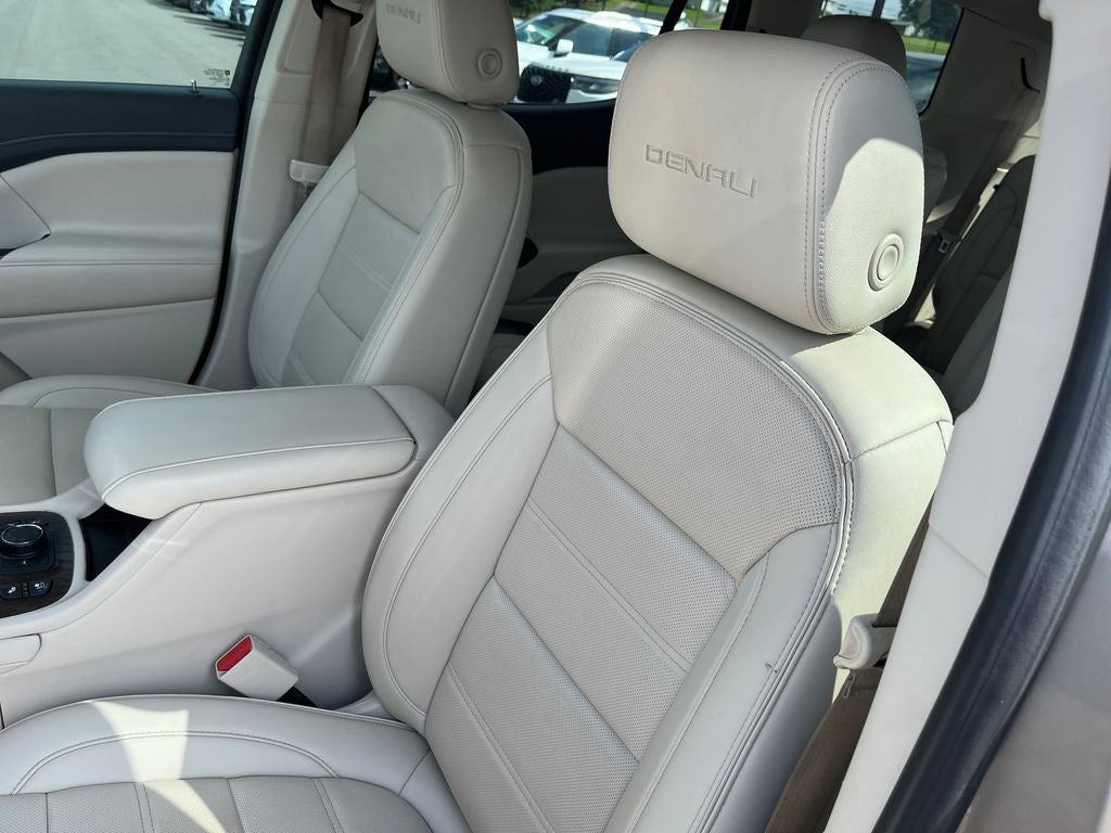 2022 GMC Acadia Denali