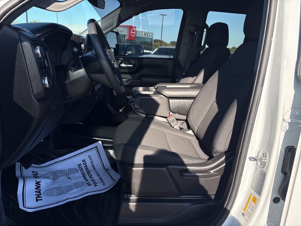 2025 GMC Sierra 2500HD Pro