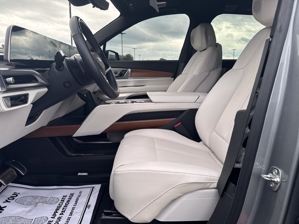 2026 Cadillac VISTIQ Luxury