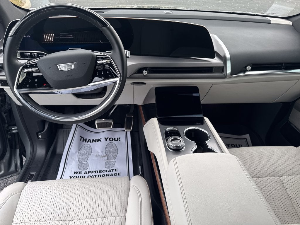 2026 Cadillac VISTIQ Luxury