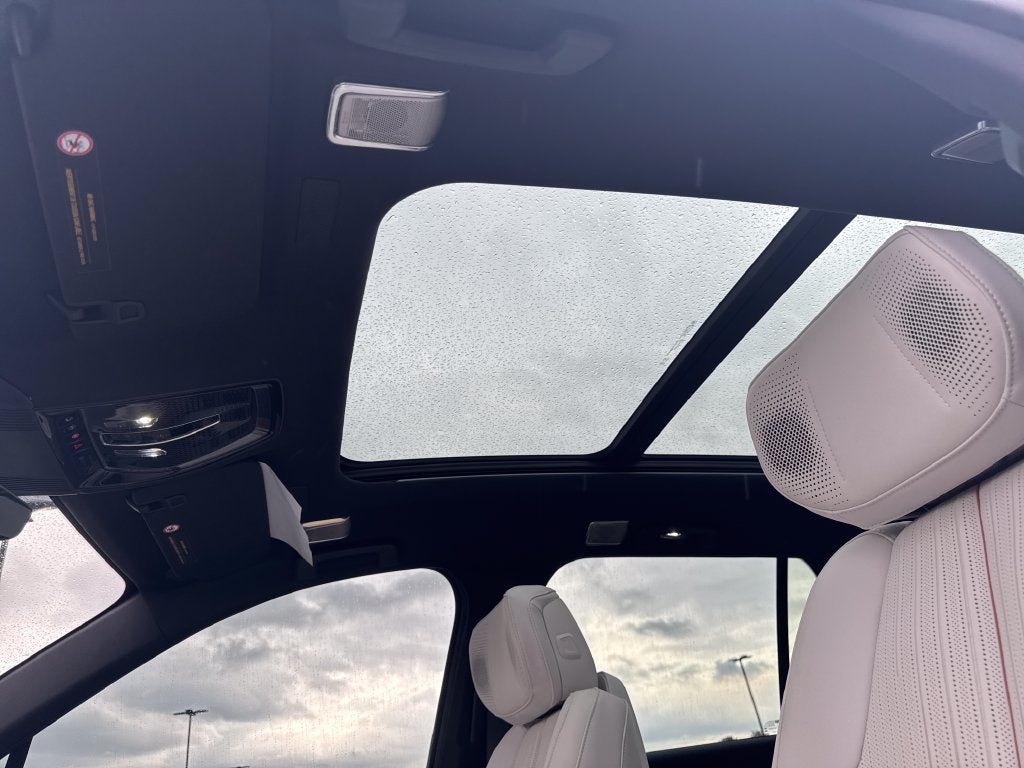 2026 Cadillac VISTIQ Luxury