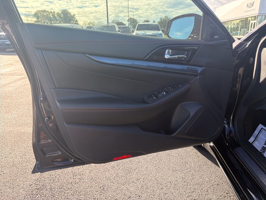 2023 Nissan Maxima SR