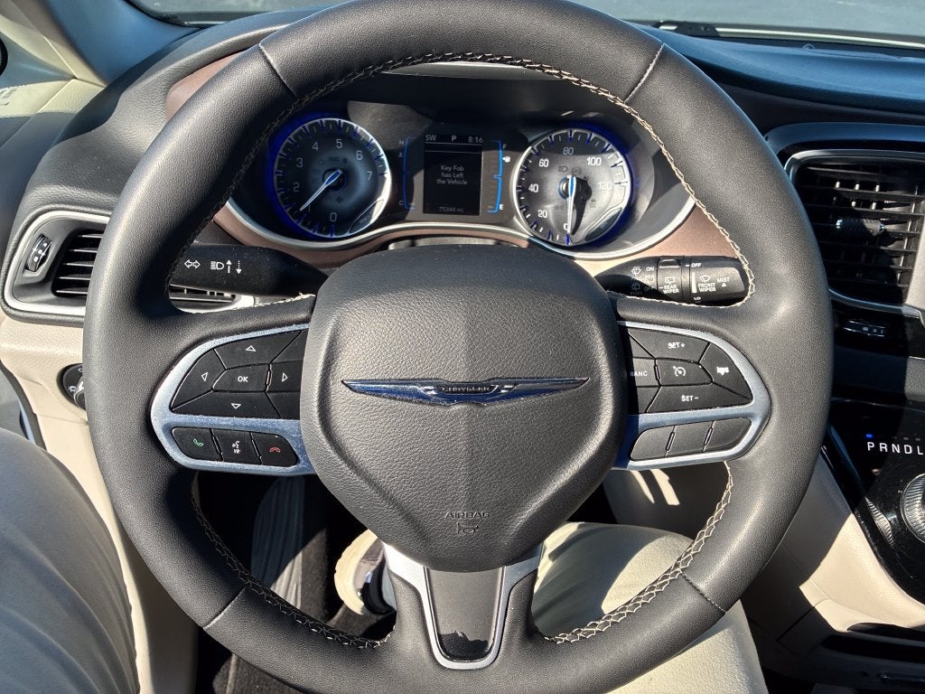 2022 Chrysler Voyager LX