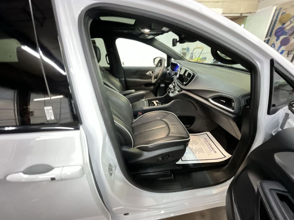 2025 Chrysler Pacifica Limited
