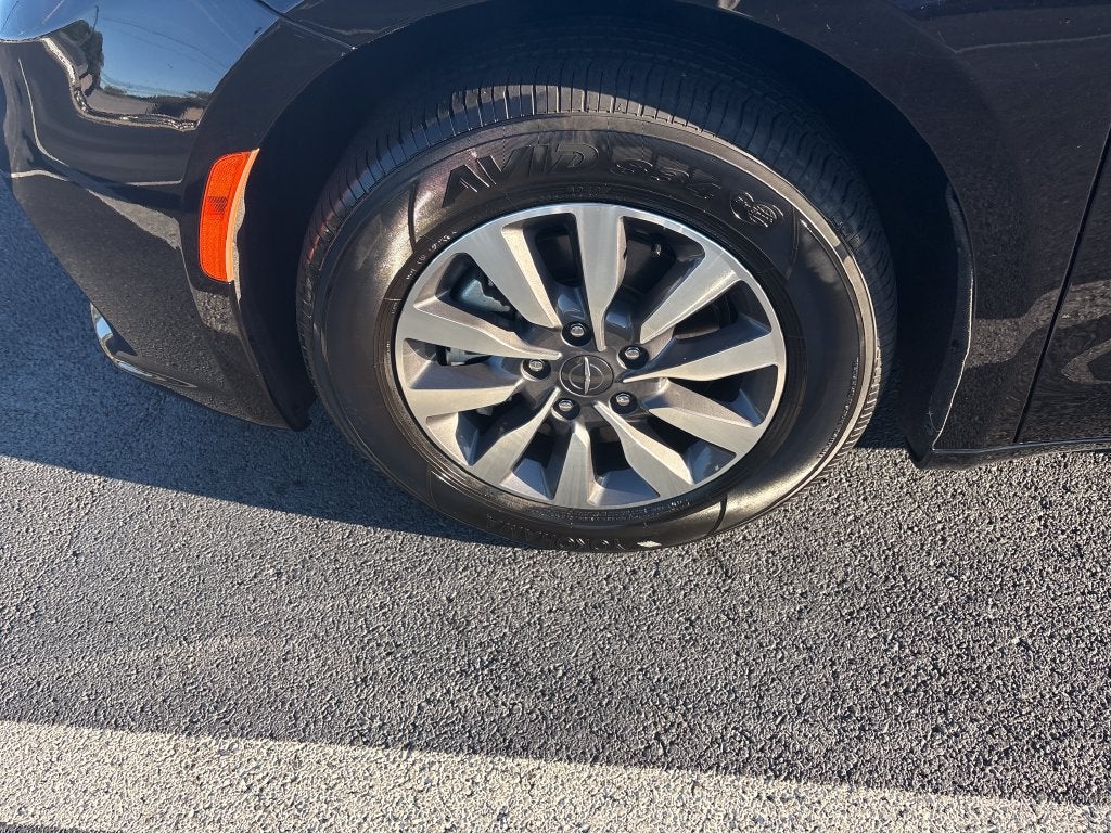 2024 Chrysler Pacifica Hybrid Select