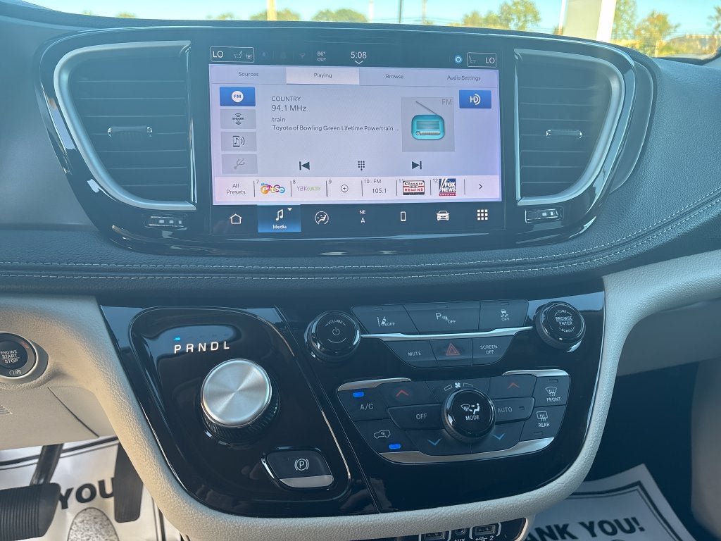 2024 Chrysler Pacifica Hybrid Select