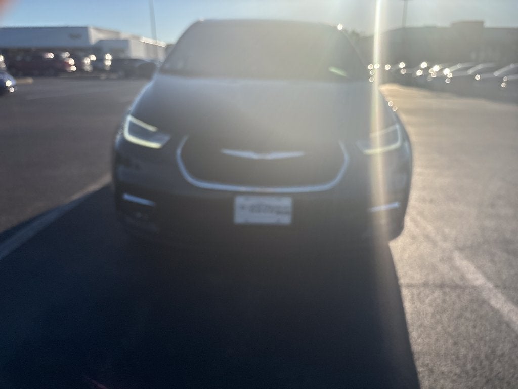 2024 Chrysler Pacifica Hybrid Select