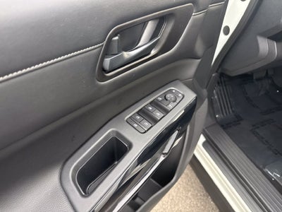 2023 Nissan Pathfinder SV