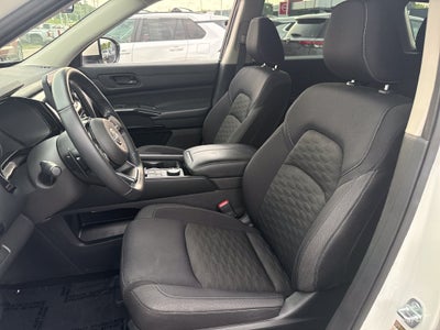 2023 Nissan Pathfinder SV