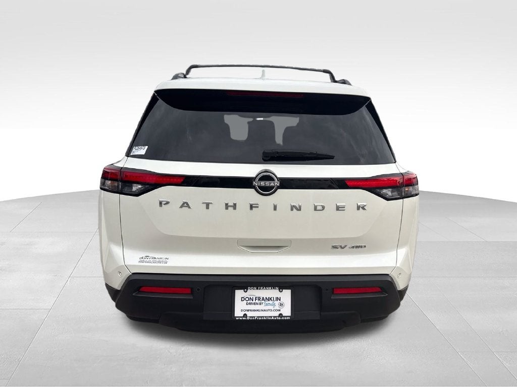 2023 Nissan Pathfinder SV