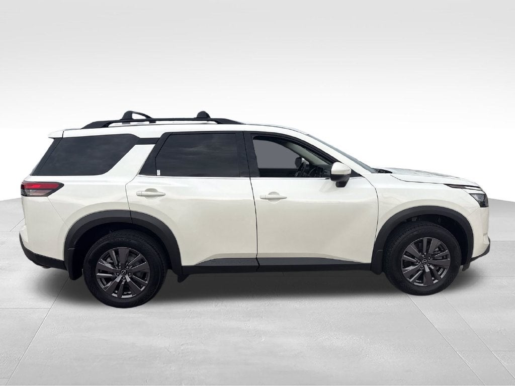 2023 Nissan Pathfinder SV