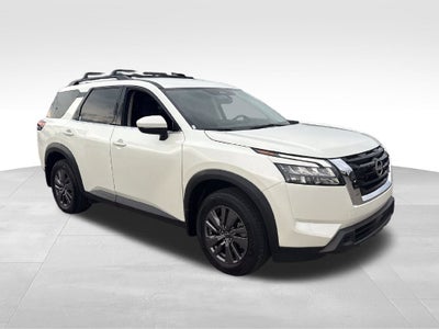 2023 Nissan Pathfinder SV