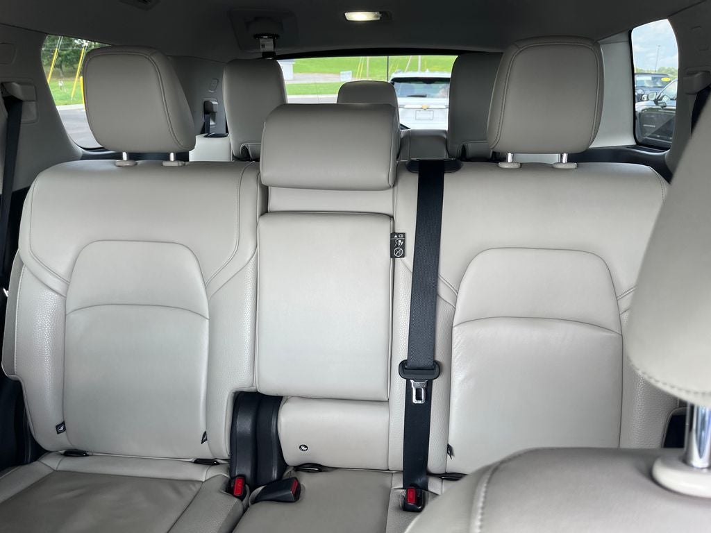 2023 Nissan Pathfinder SL