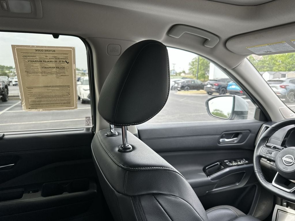 2024 Nissan Pathfinder SL
