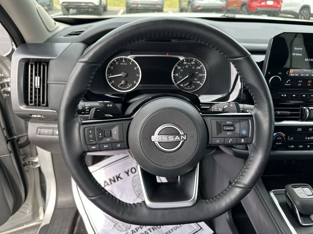 2024 Nissan Pathfinder SL