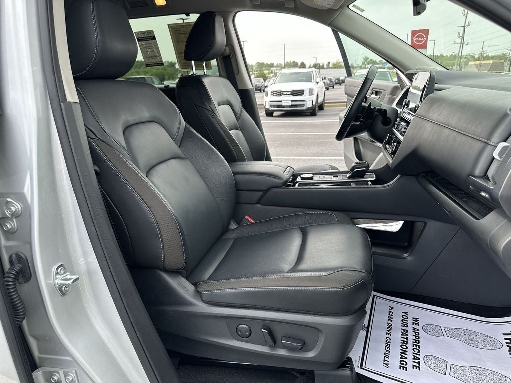 2024 Nissan Pathfinder SL