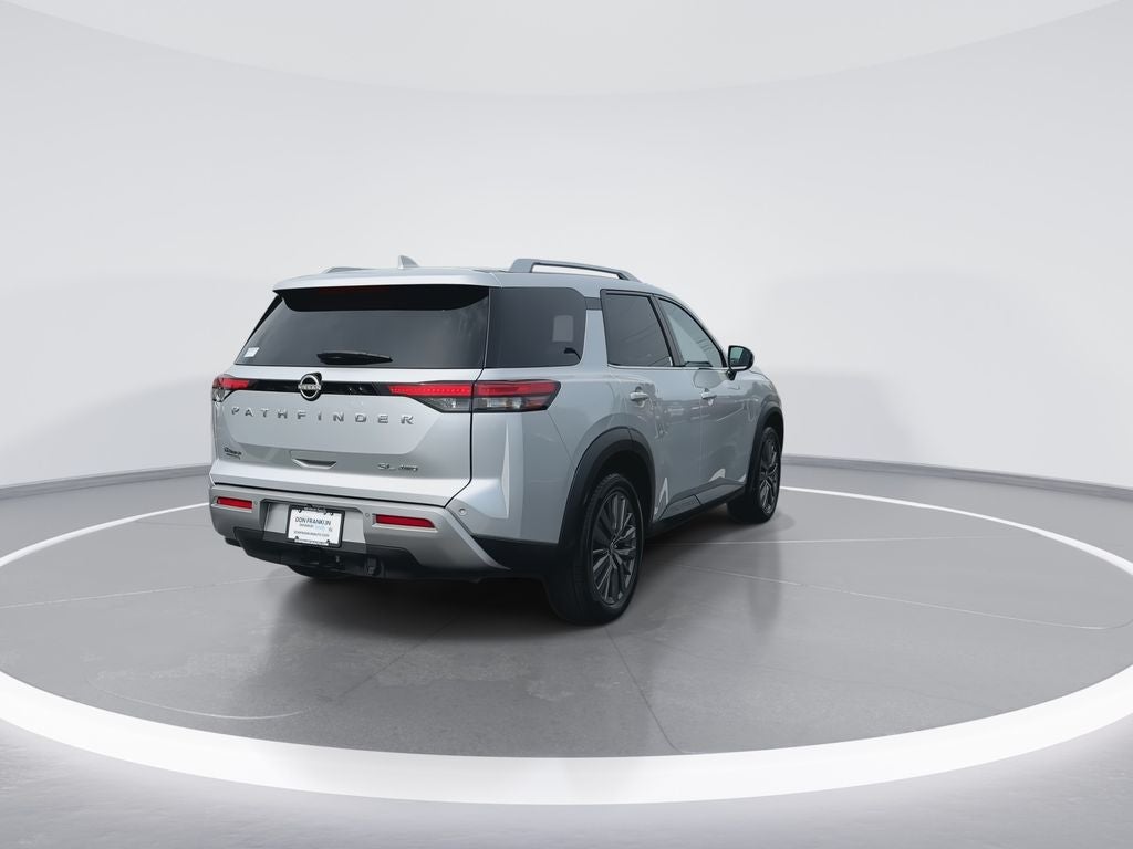 2024 Nissan Pathfinder SL