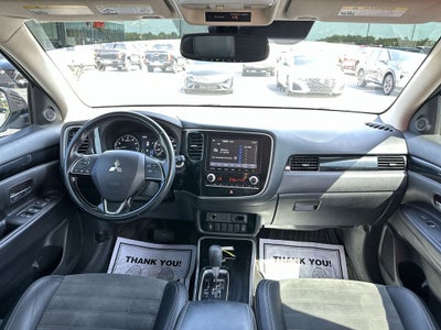 2020 Mitsubishi Outlander Base