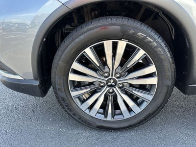 2020 Mitsubishi Outlander Base