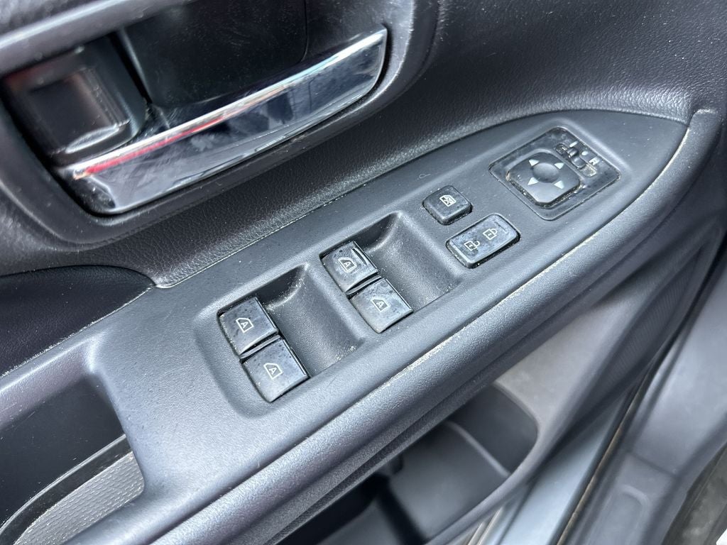 2020 Mitsubishi Outlander Base