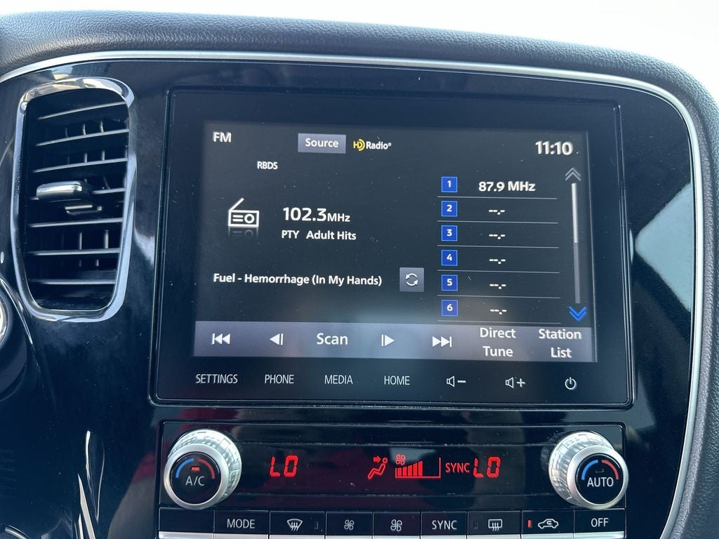 2020 Mitsubishi Outlander Base