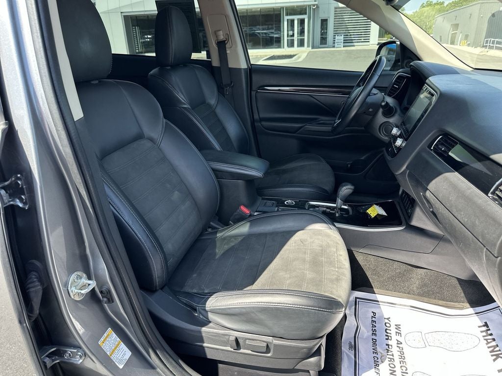 2020 Mitsubishi Outlander Base