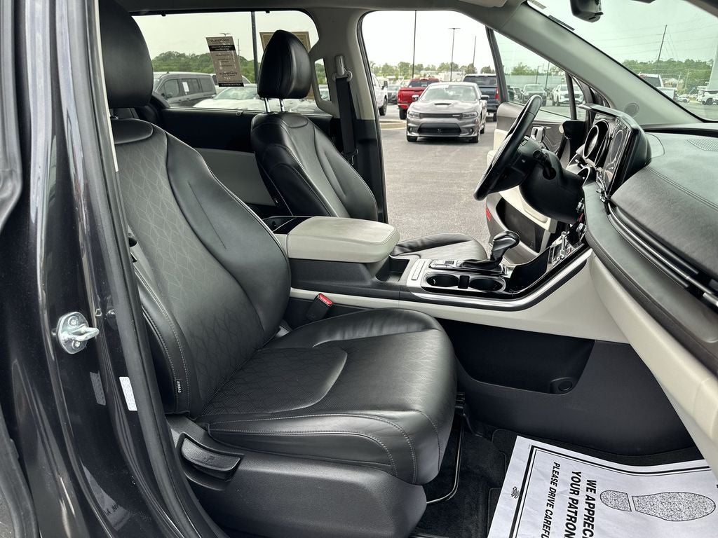 2024 Kia Carnival EX