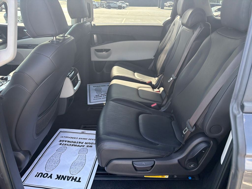 2023 Kia Carnival EX