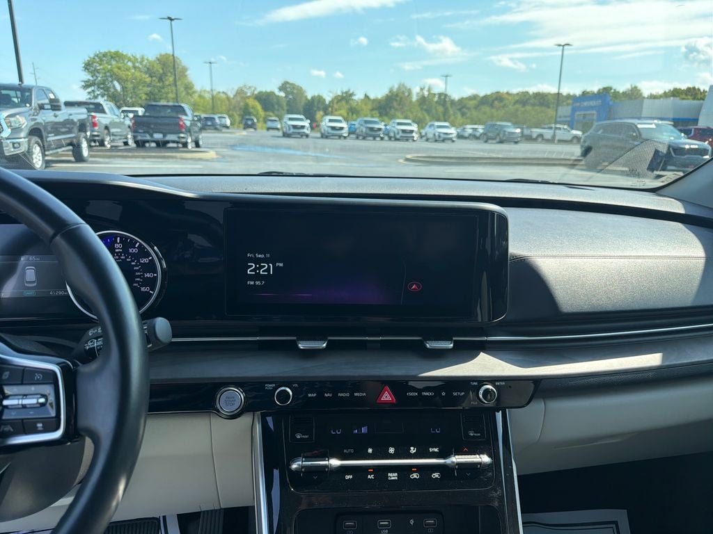 2023 Kia Carnival EX