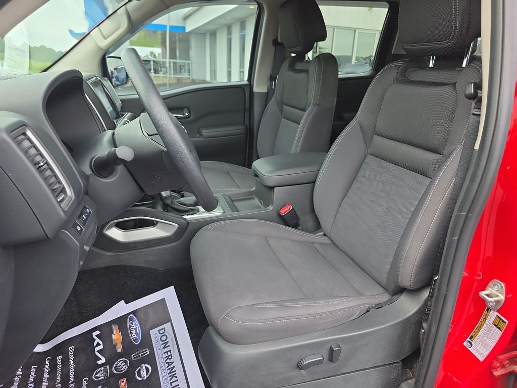 2022 Nissan Frontier SV