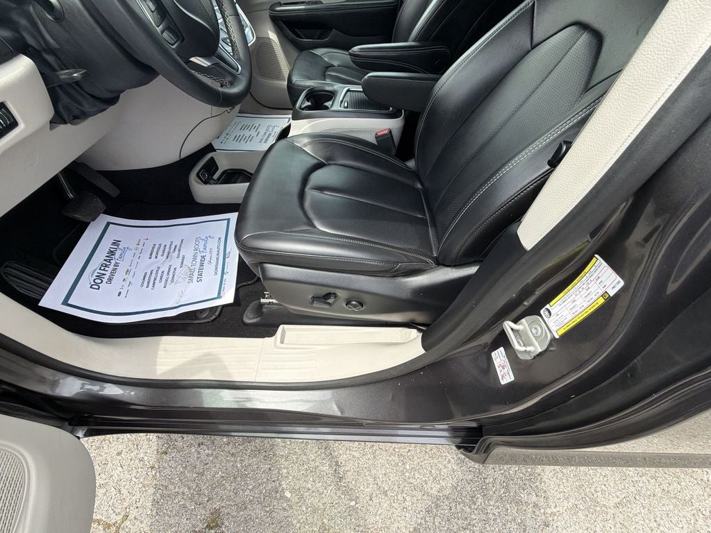 2023 Chrysler Pacifica Touring L