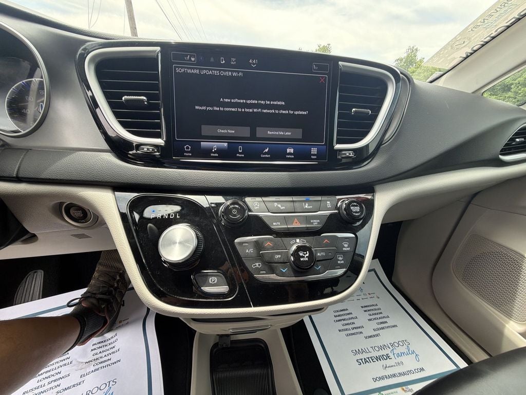 2023 Chrysler Pacifica Touring L