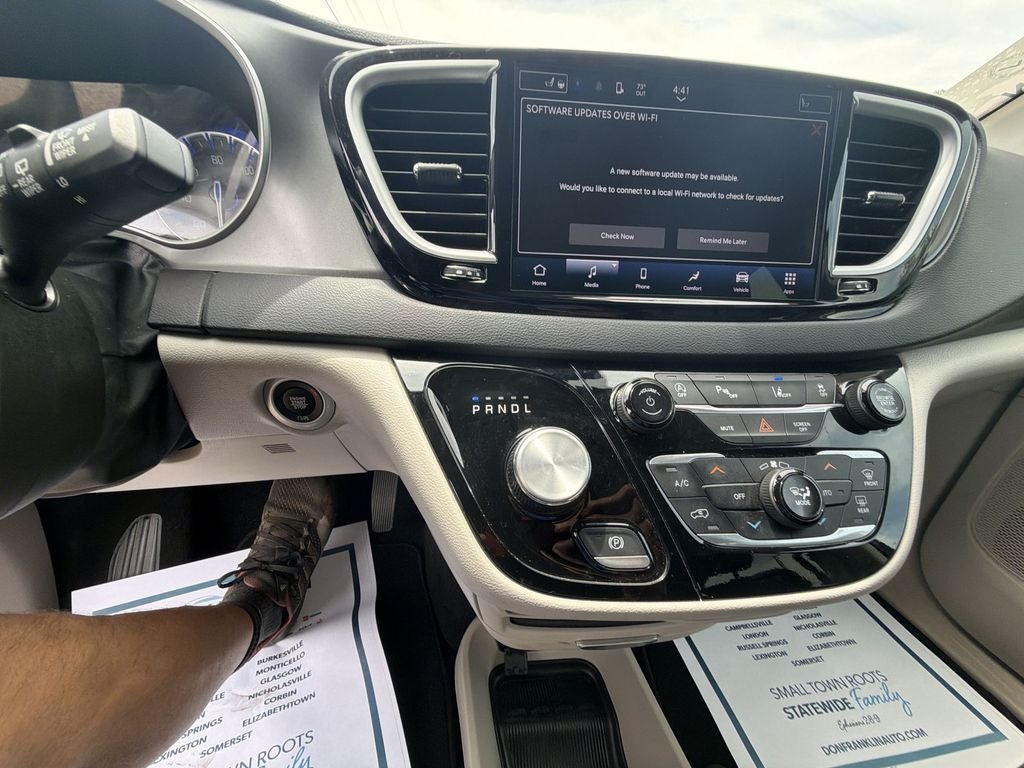 2023 Chrysler Pacifica Touring L